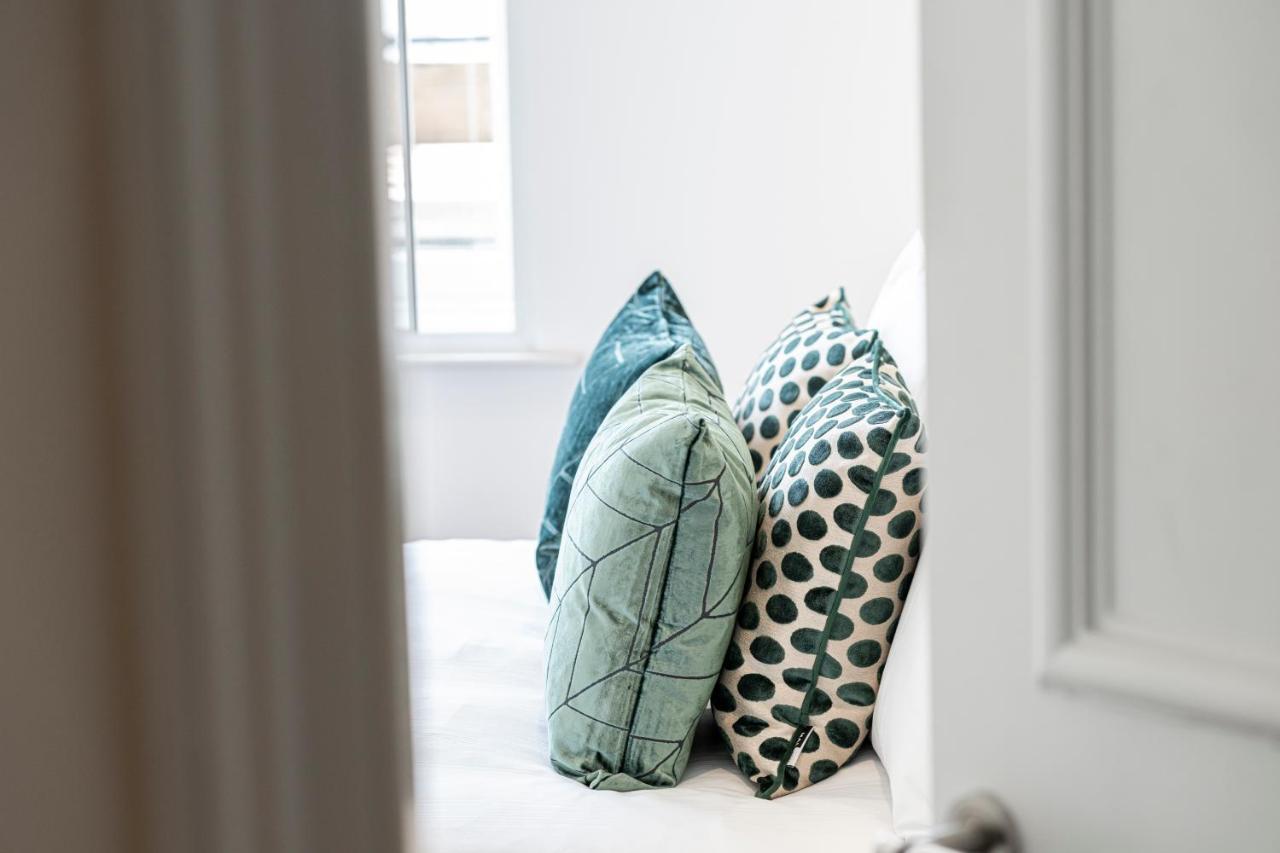 Stylish 1 Bed Flats In Soho, Next To Piccadilly Circus And Trafalgar Square Лондон Экстерьер фото