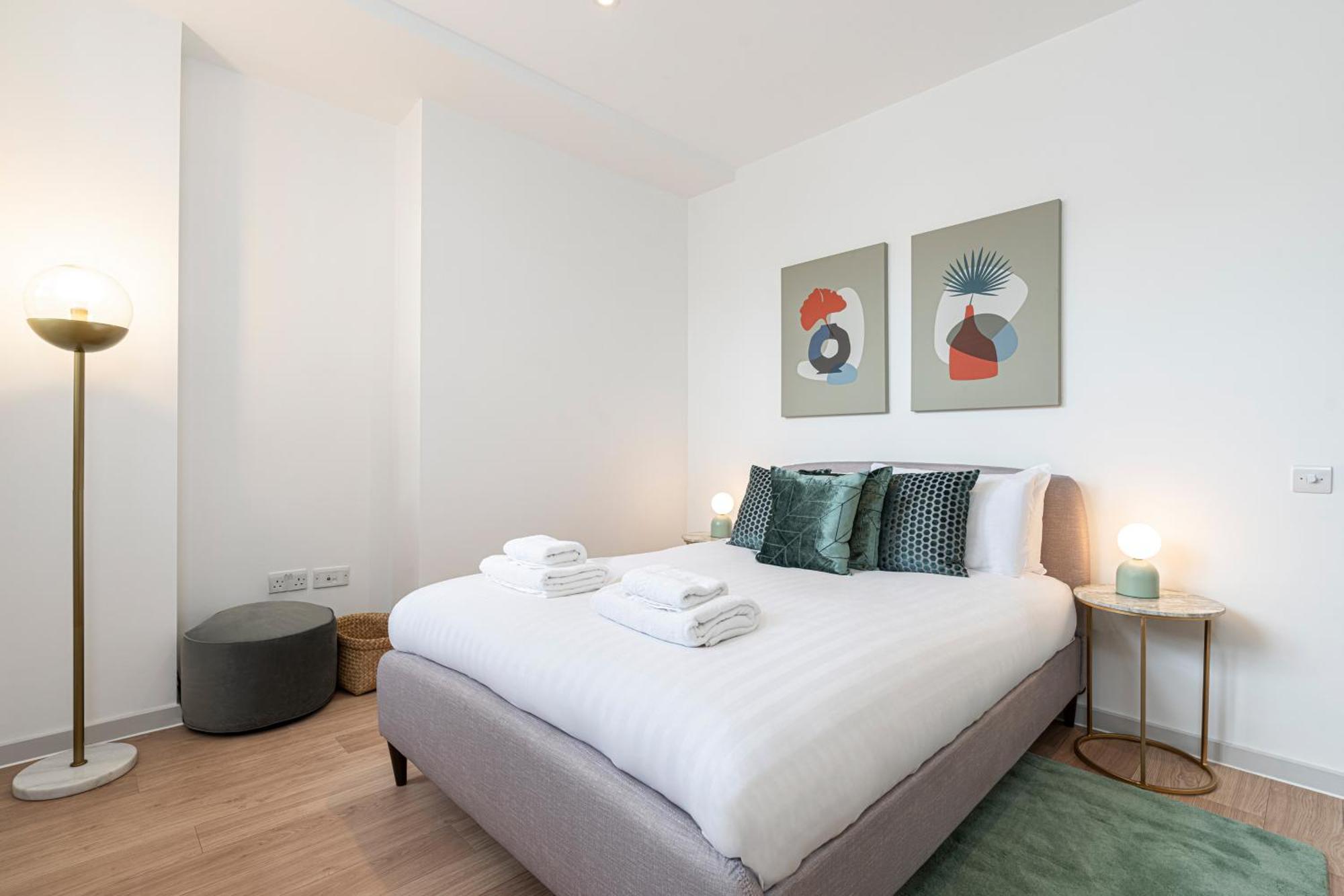 Stylish 1 Bed Flats In Soho, Next To Piccadilly Circus And Trafalgar Square Лондон Экстерьер фото