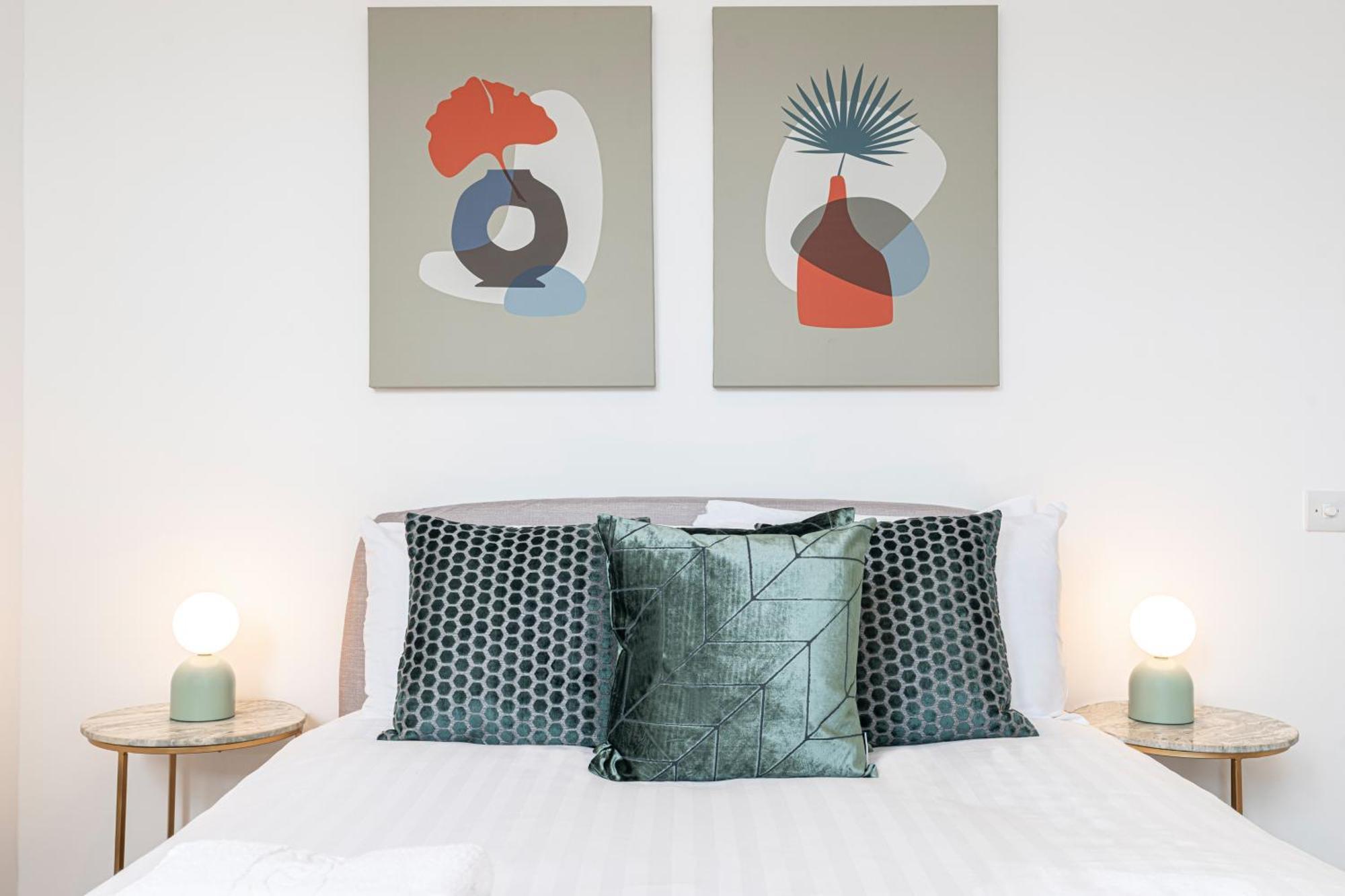 Stylish 1 Bed Flats In Soho, Next To Piccadilly Circus And Trafalgar Square Лондон Экстерьер фото