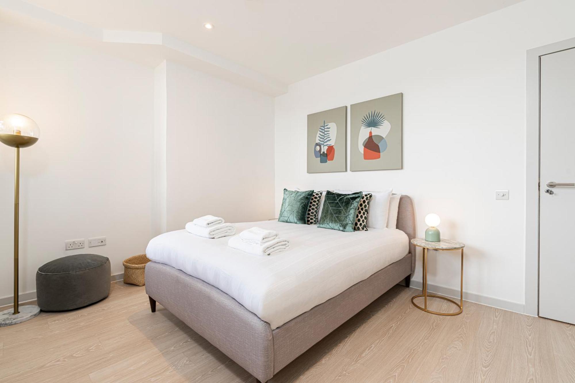 Stylish 1 Bed Flats In Soho, Next To Piccadilly Circus And Trafalgar Square Лондон Экстерьер фото