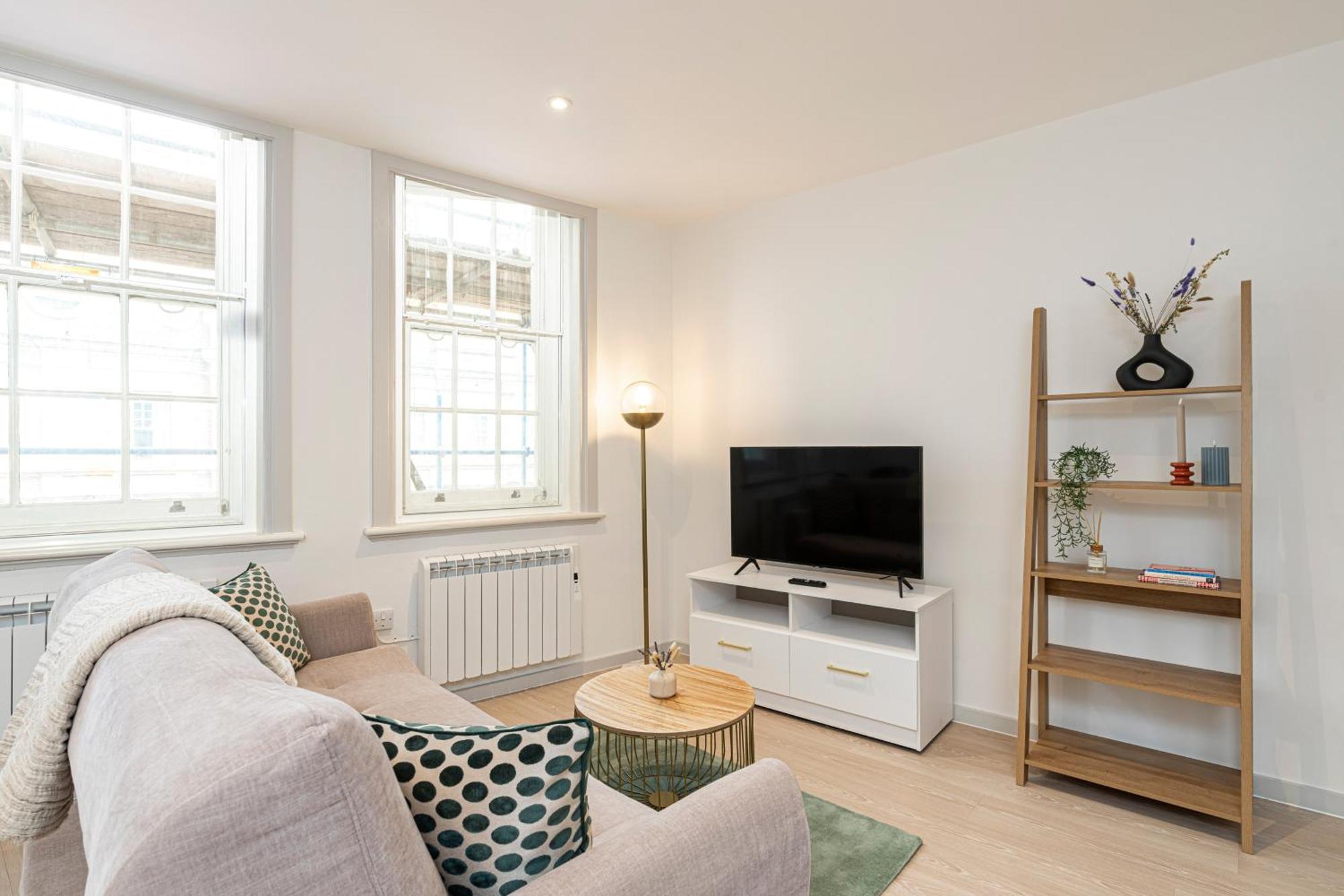 Stylish 1 Bed Flats In Soho, Next To Piccadilly Circus And Trafalgar Square Лондон Экстерьер фото