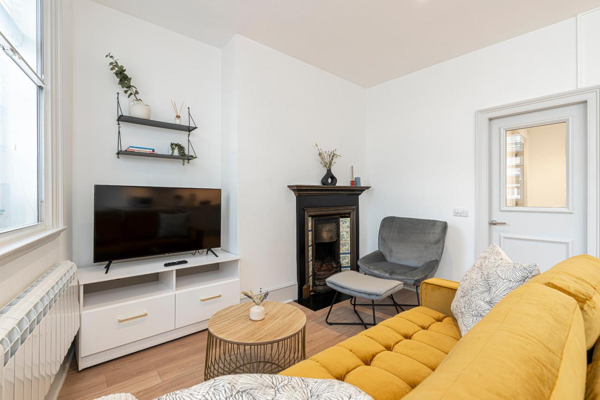 Stylish 1 Bed Flats In Soho, Next To Piccadilly Circus And Trafalgar Square Лондон Экстерьер фото